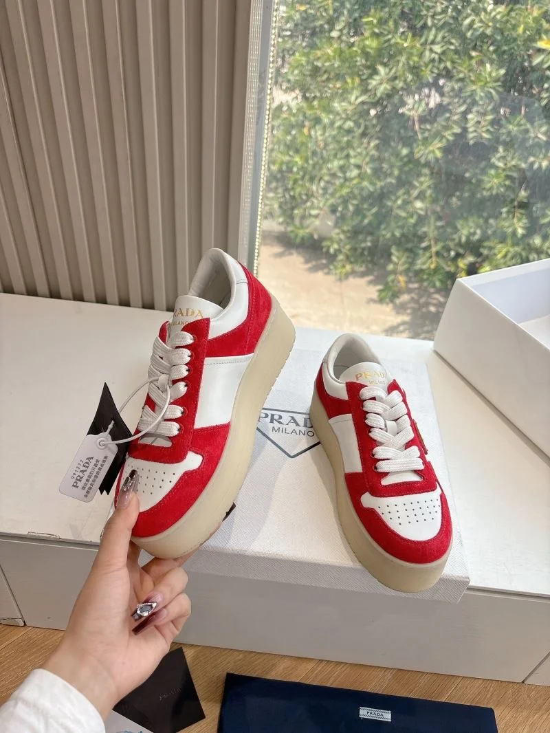 Prada Low Shoes Durable 34747
