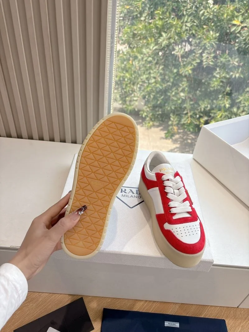 Prada Low Shoes Durable 34747