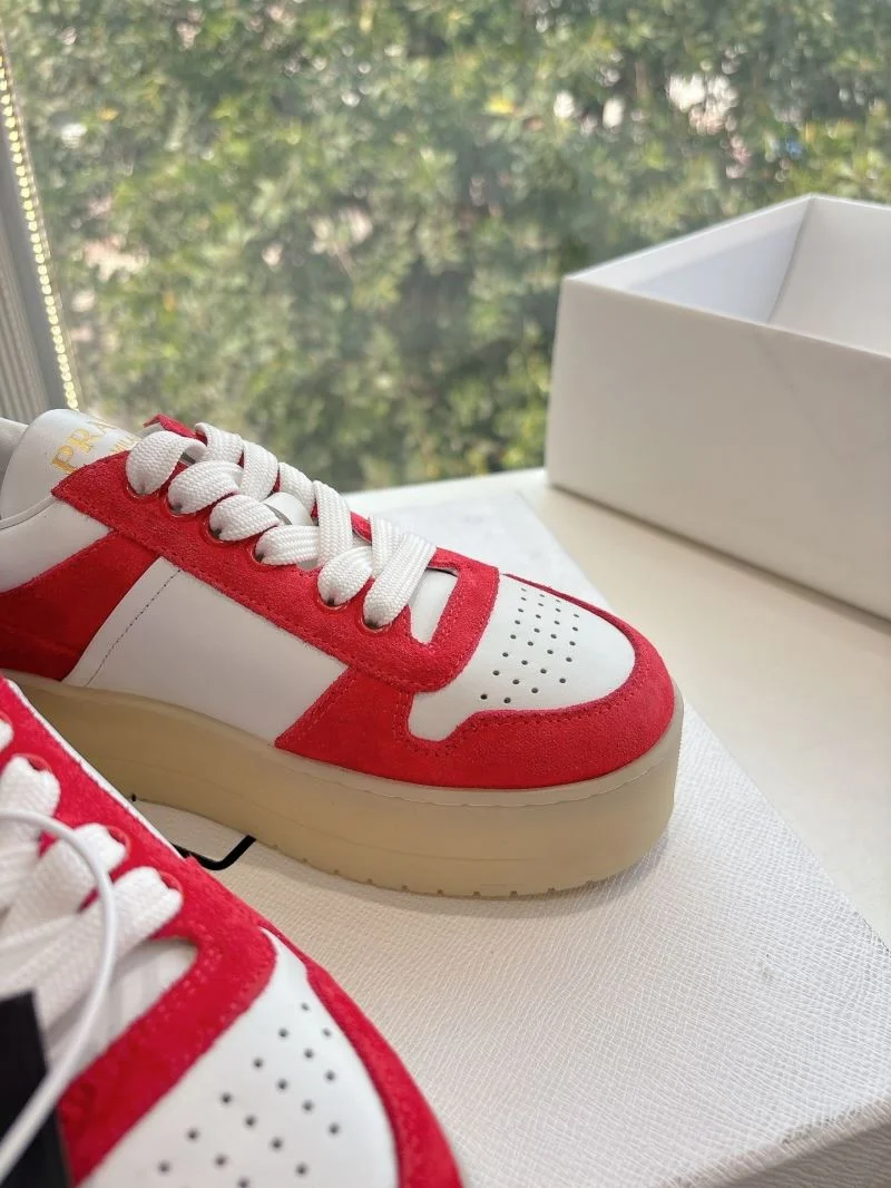 Prada Low Shoes Durable 34747