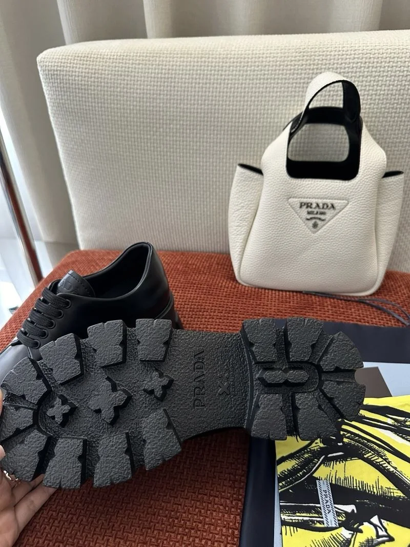 Prada Low Shoes RelaxedFit 34737