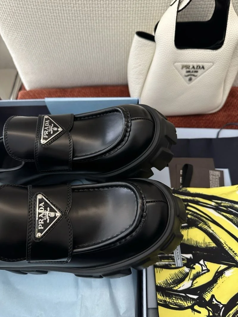 Prada Low Shoes WellDesigned 34752