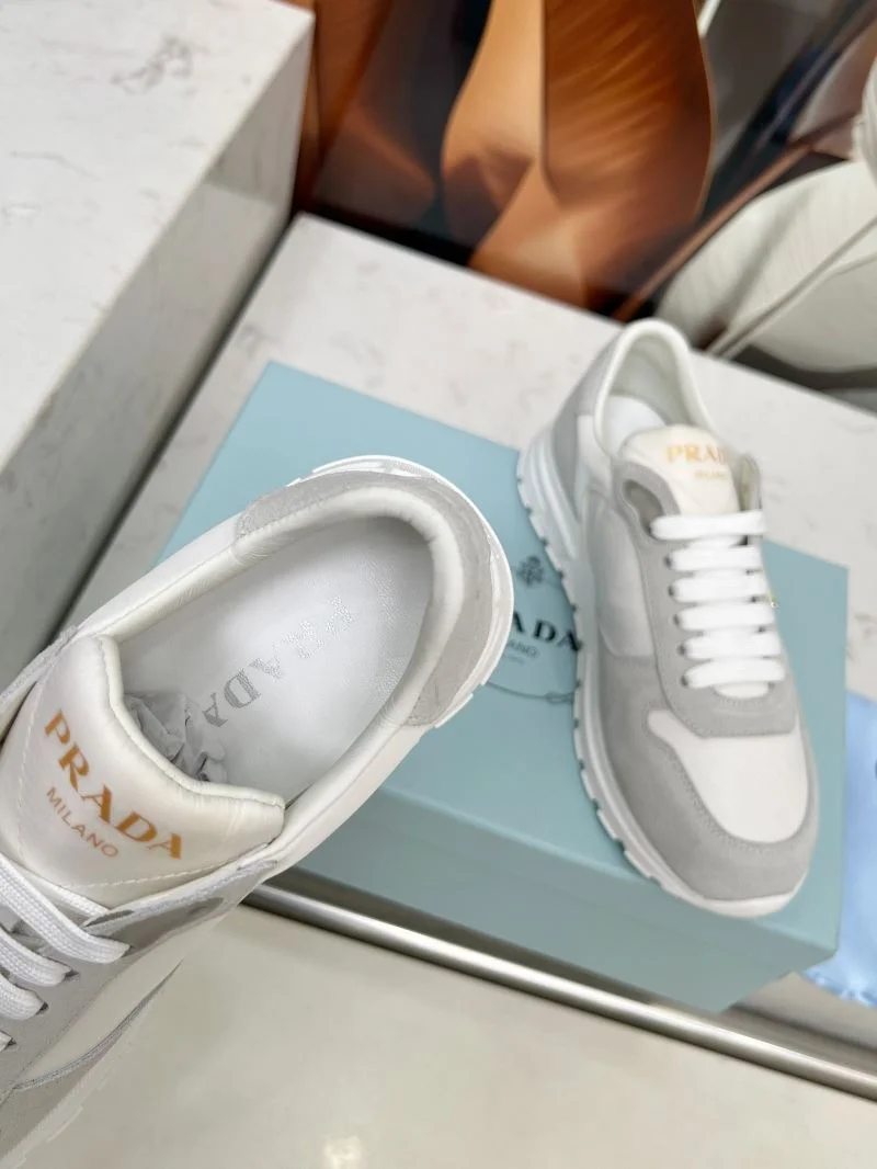 WellDesigned Prada Low Shoes 34748