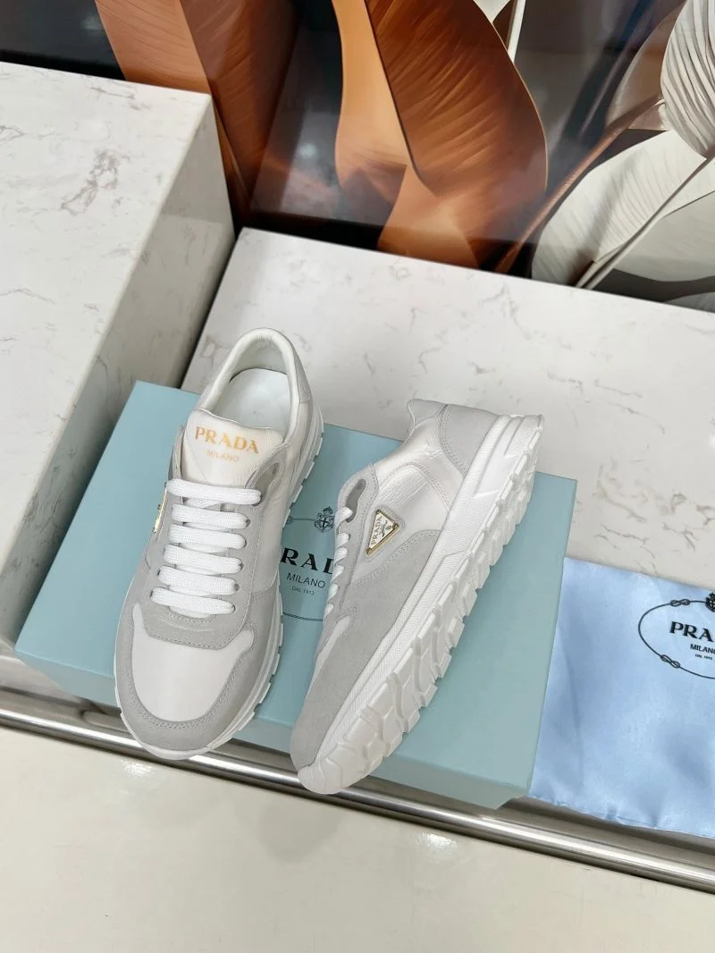 WellDesigned Prada Low Shoes 34748