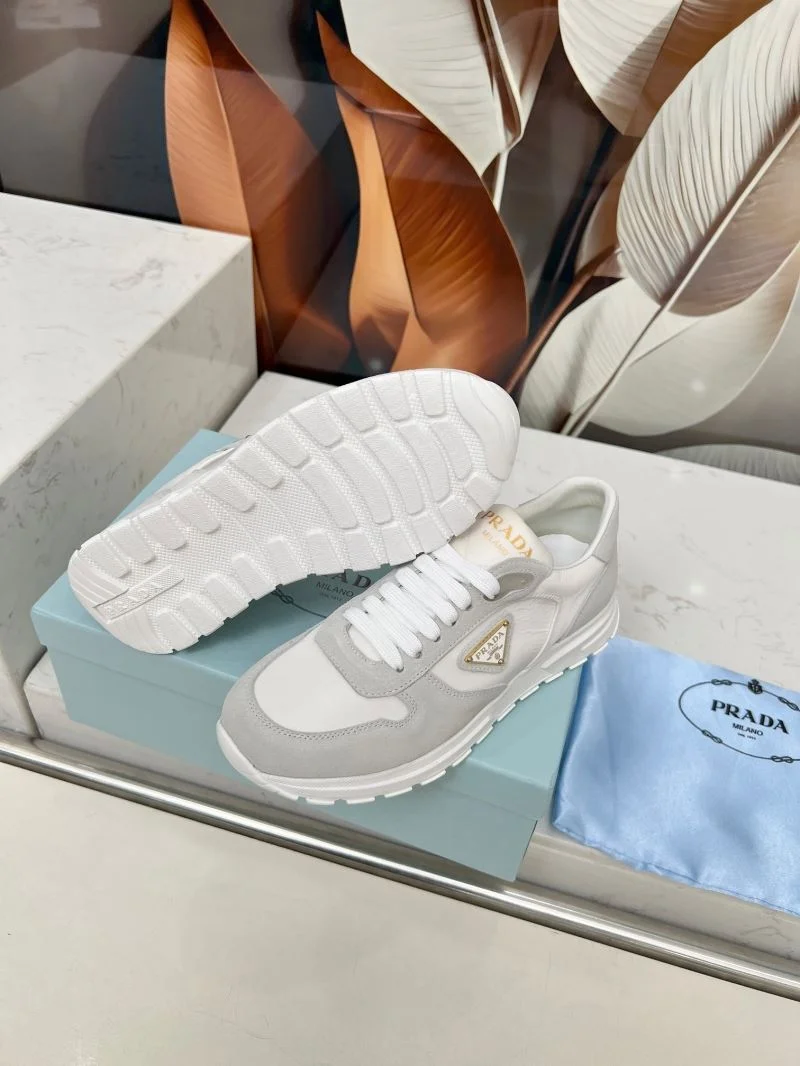 WellDesigned Prada Low Shoes 34748