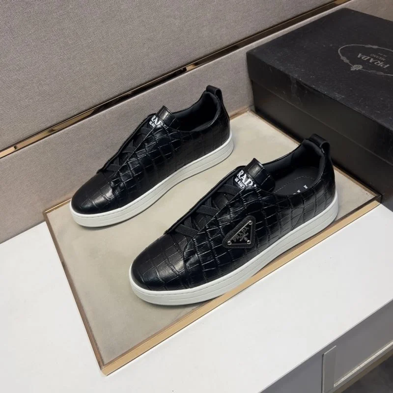 Fashionable Prada Low Shoes 35678