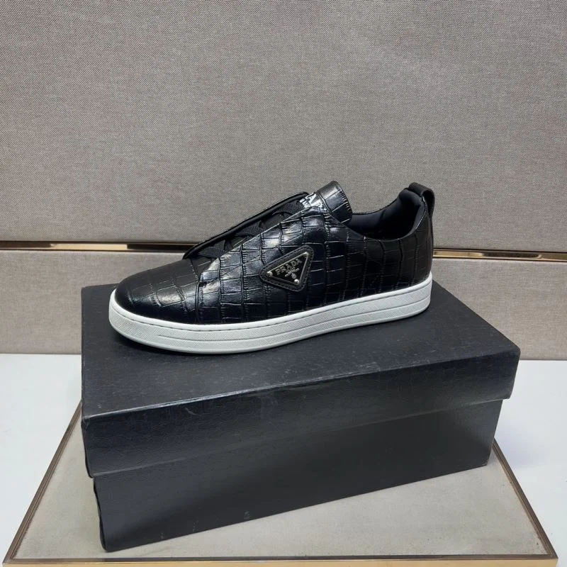 Fashionable Prada Low Shoes 35678