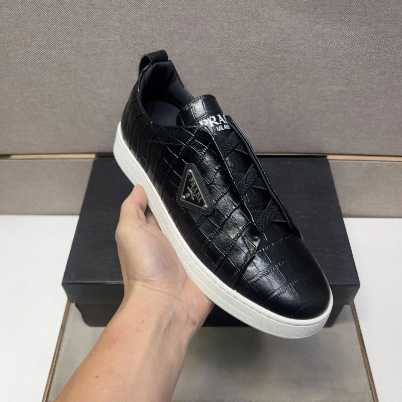 Fashionable Prada Low Shoes 35678
