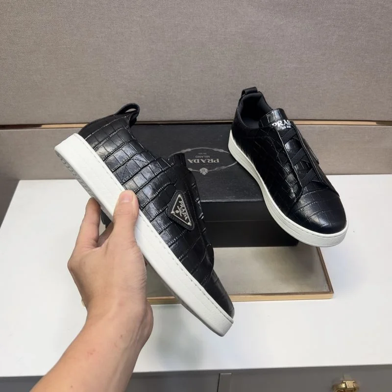Fashionable Prada Low Shoes 35678
