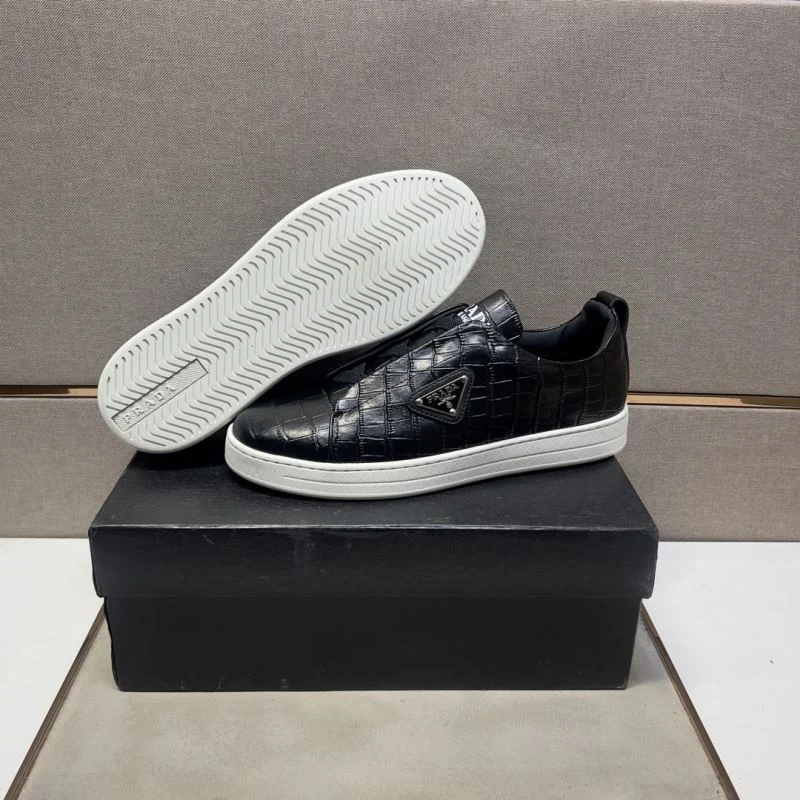 Fashionable Prada Low Shoes 35678