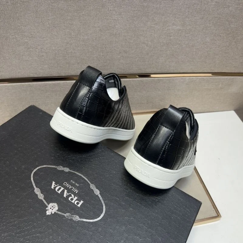 Fashionable Prada Low Shoes 35678