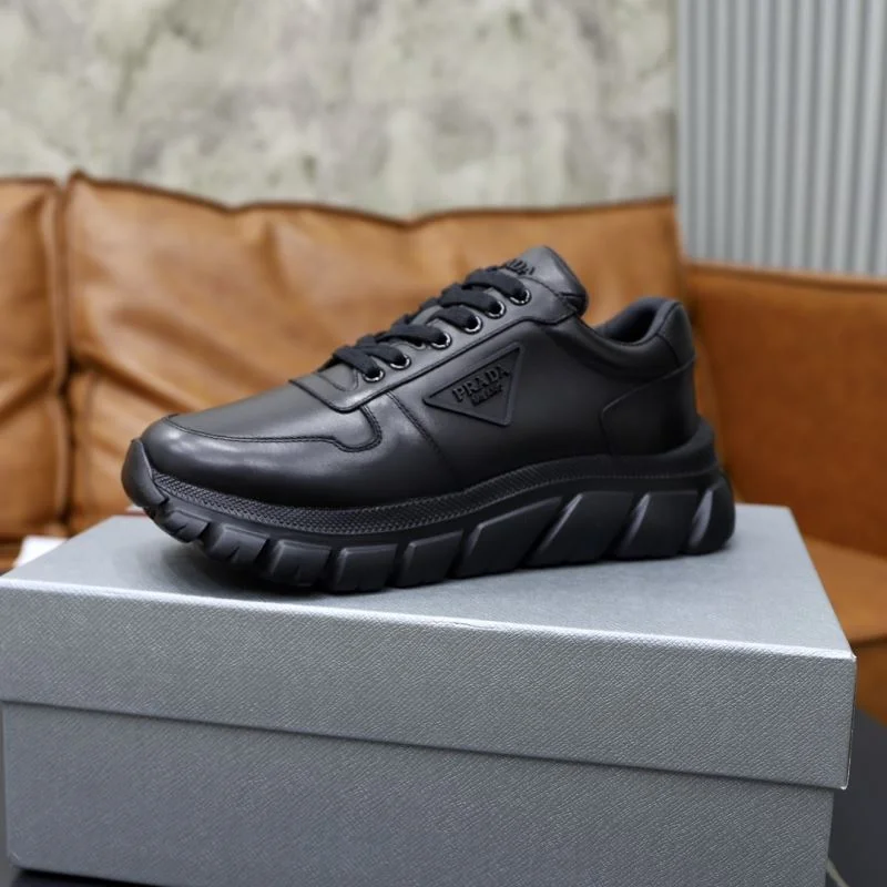 Prada Low Shoes Unisex 35671
