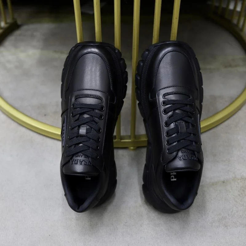 Prada Low Shoes Unisex 35671