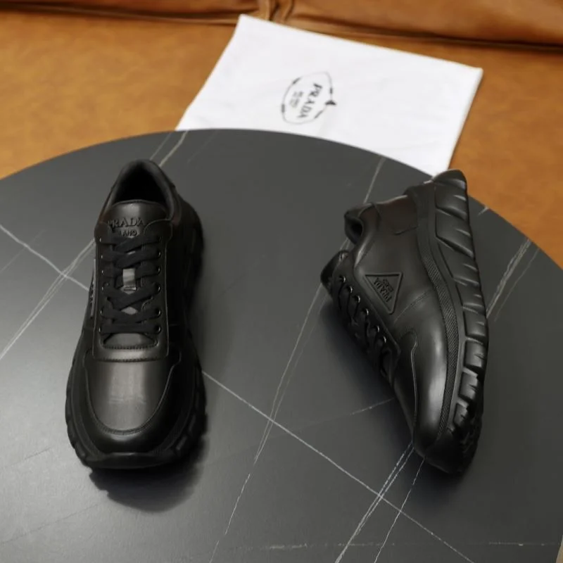 Prada Low Shoes Unisex 35671