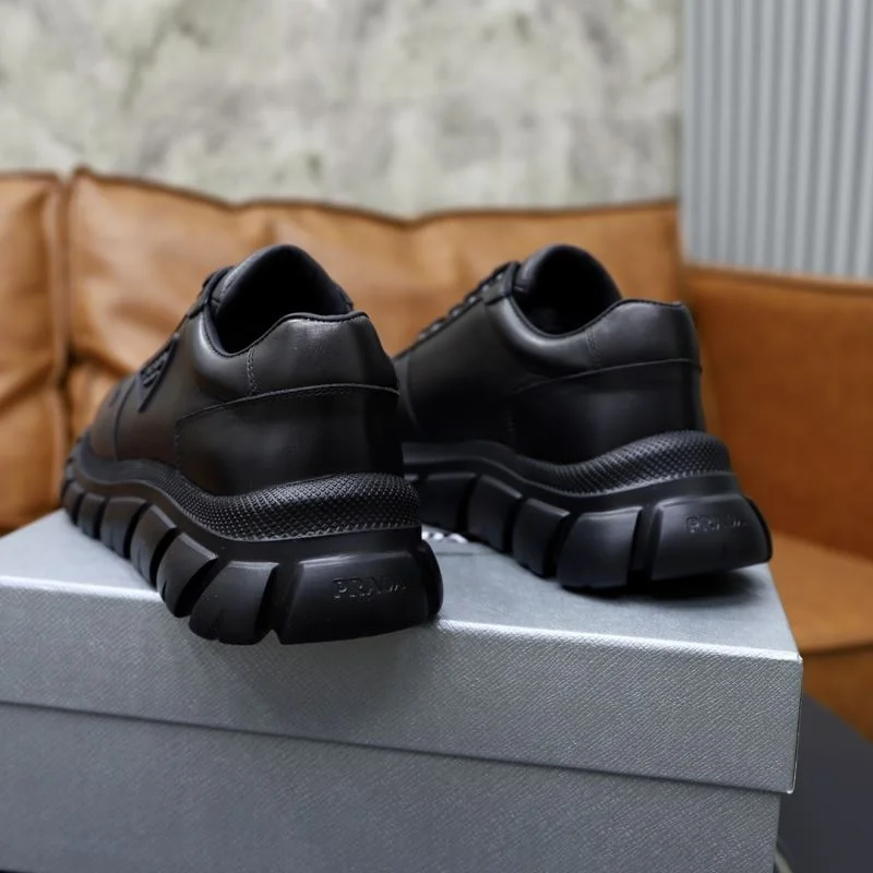 Prada Low Shoes Unisex 35671