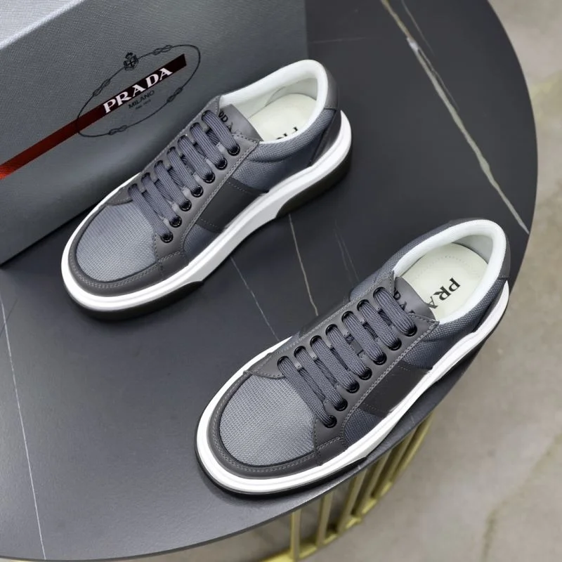 Durable Prada Low Shoes 35666