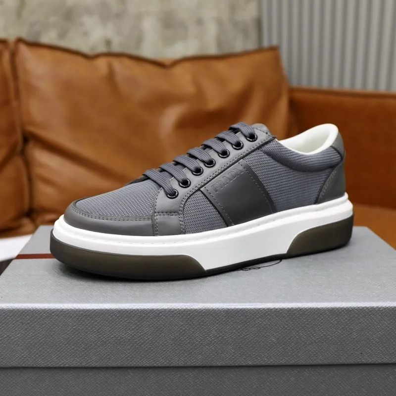 Durable Prada Low Shoes 35666