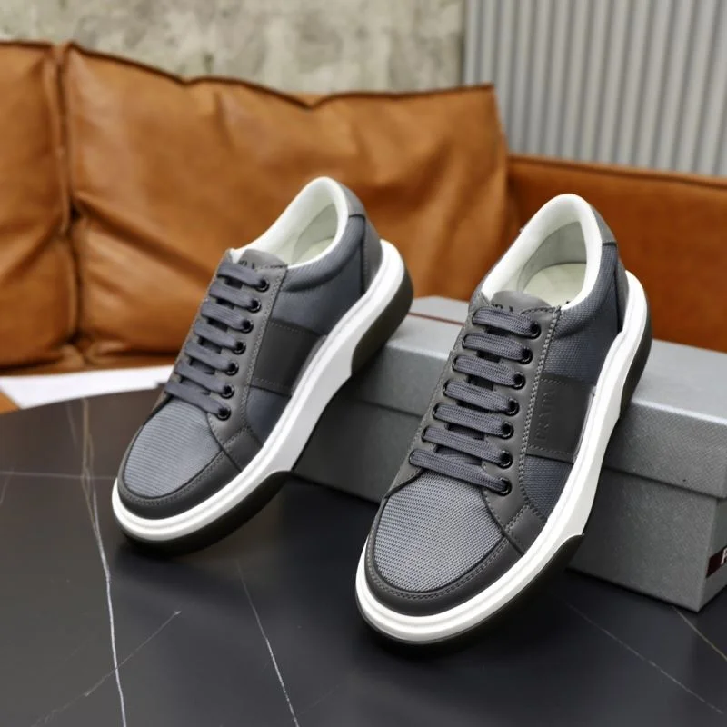 Durable Prada Low Shoes 35666