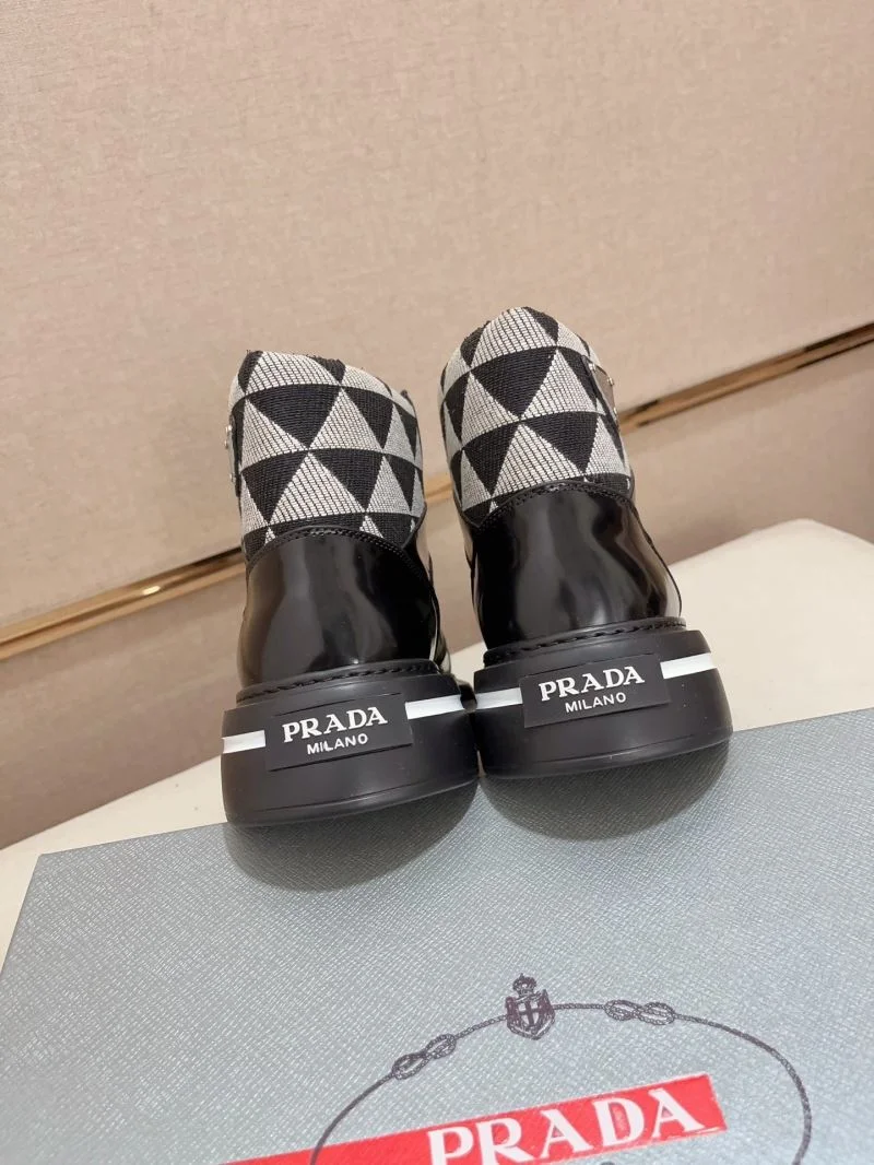 Prada Low Shoes UrbanChic 35640