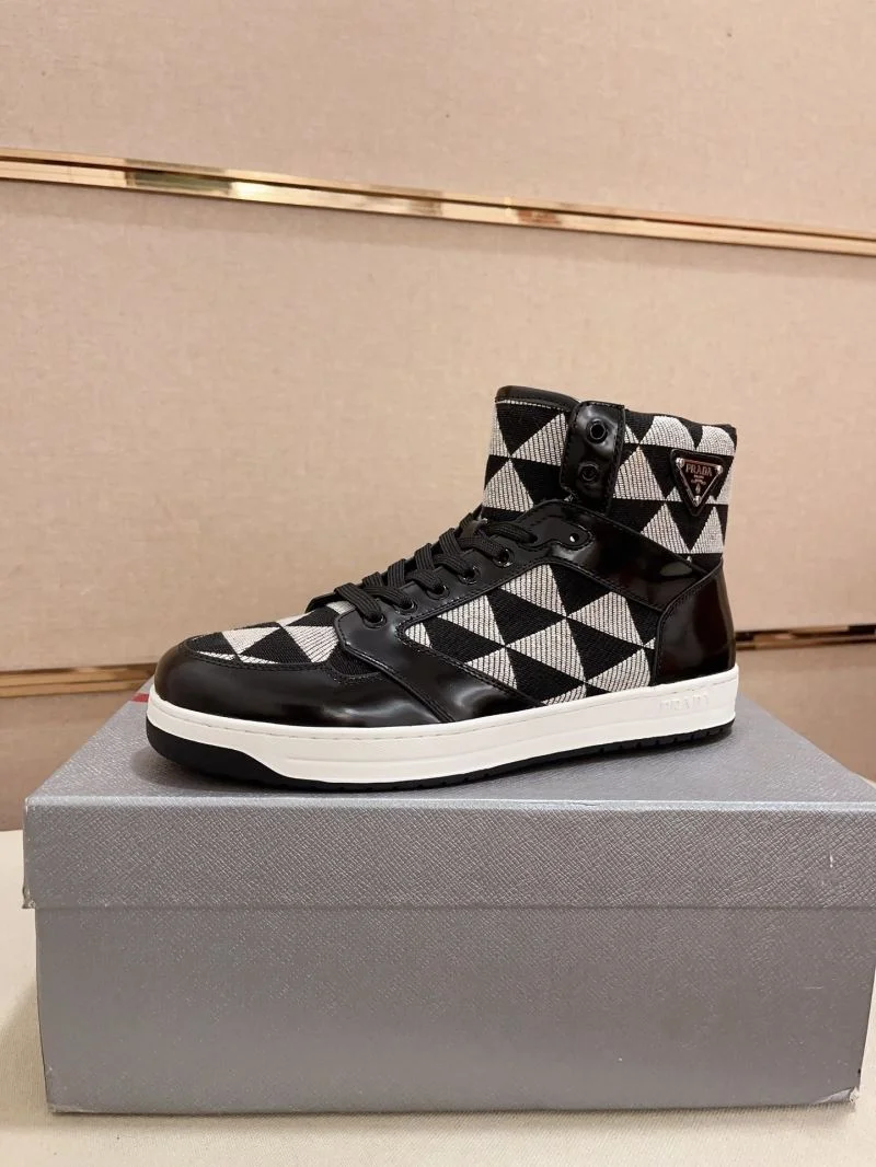 EyeCatching Prada Low Shoes 35650