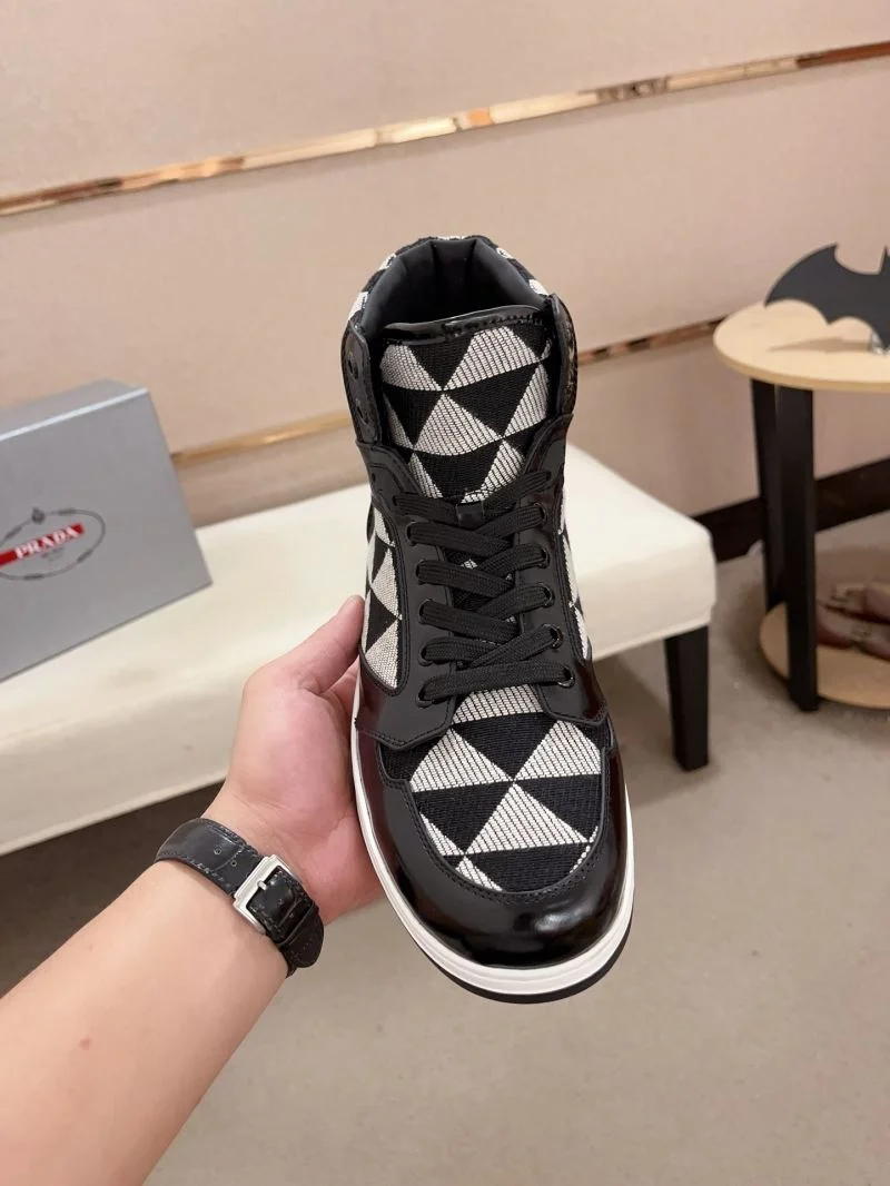 EyeCatching Prada Low Shoes 35650