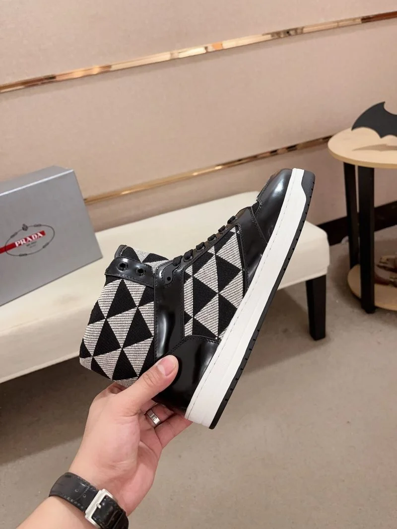 EyeCatching Prada Low Shoes 35650