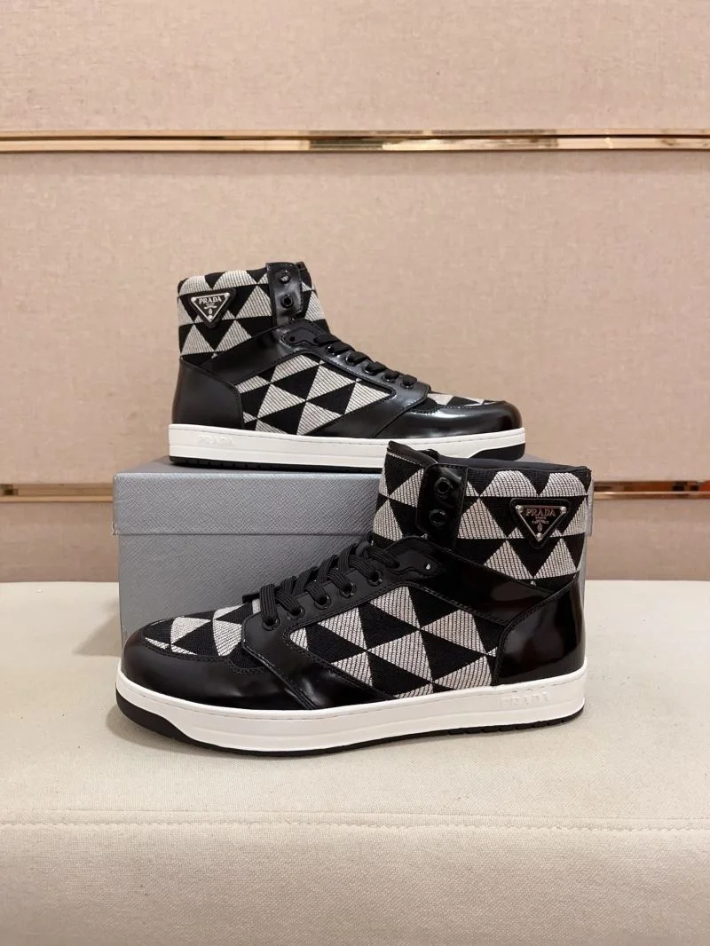 EyeCatching Prada Low Shoes 35650
