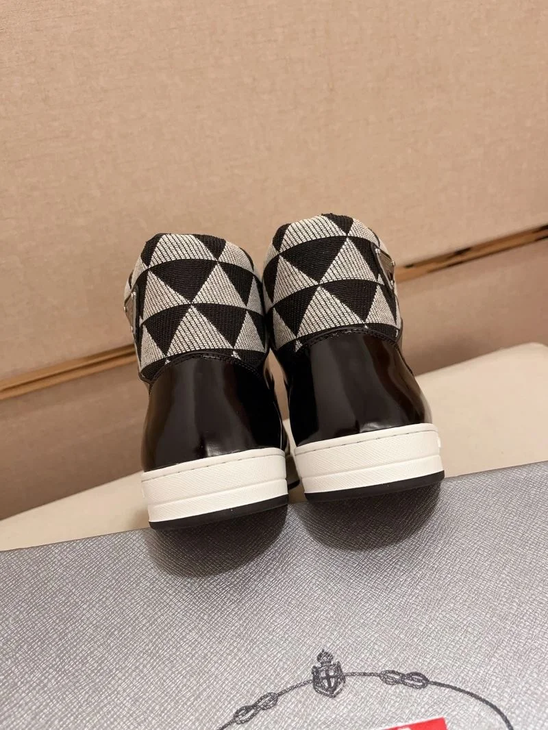 EyeCatching Prada Low Shoes 35650
