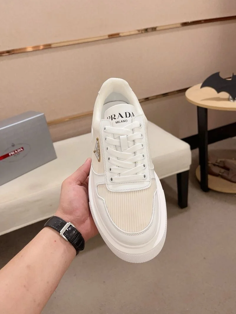 Prada Low Shoes Reliable 35633