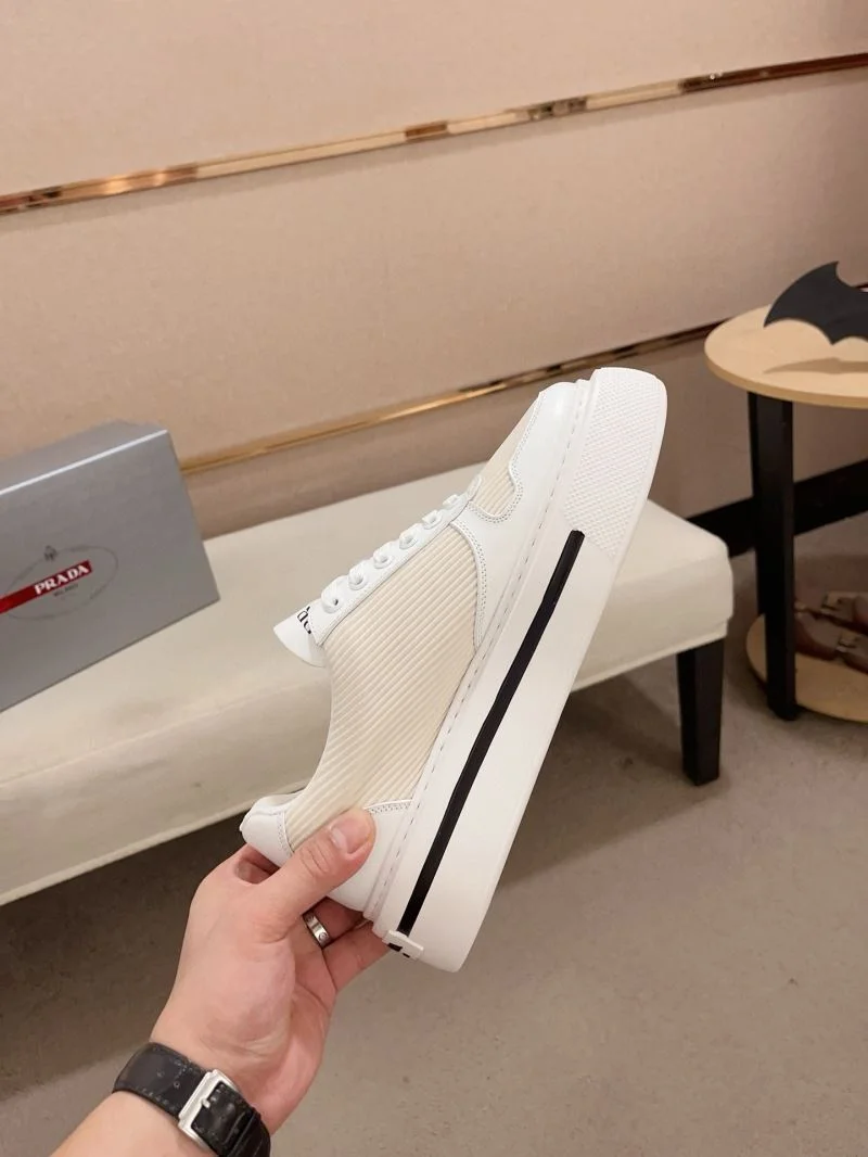 Prada Low Shoes Reliable 35633