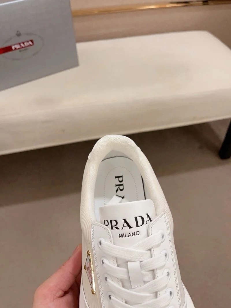 Prada Low Shoes Reliable 35633