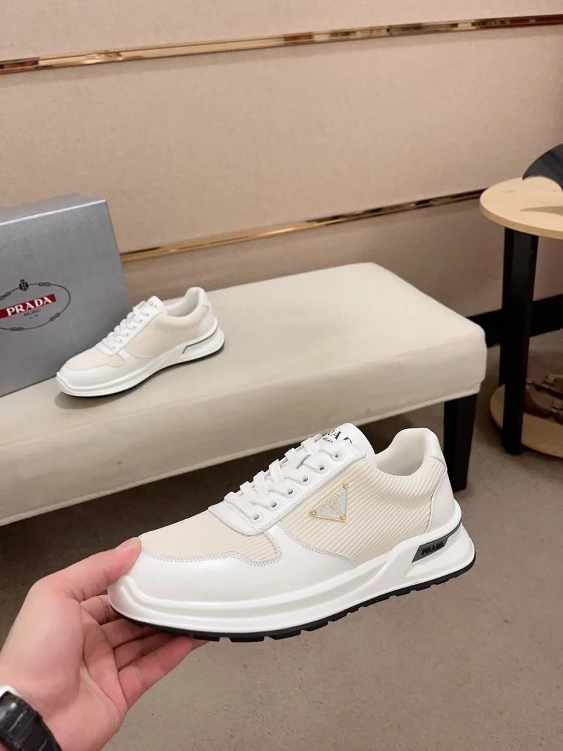 Prada Low Shoes Sophisticated 35655