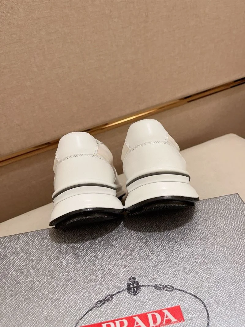 Prada Low Shoes Sophisticated 35655