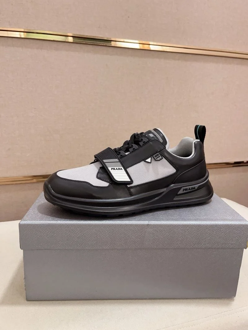 Minimalist Prada Low Shoes 35661