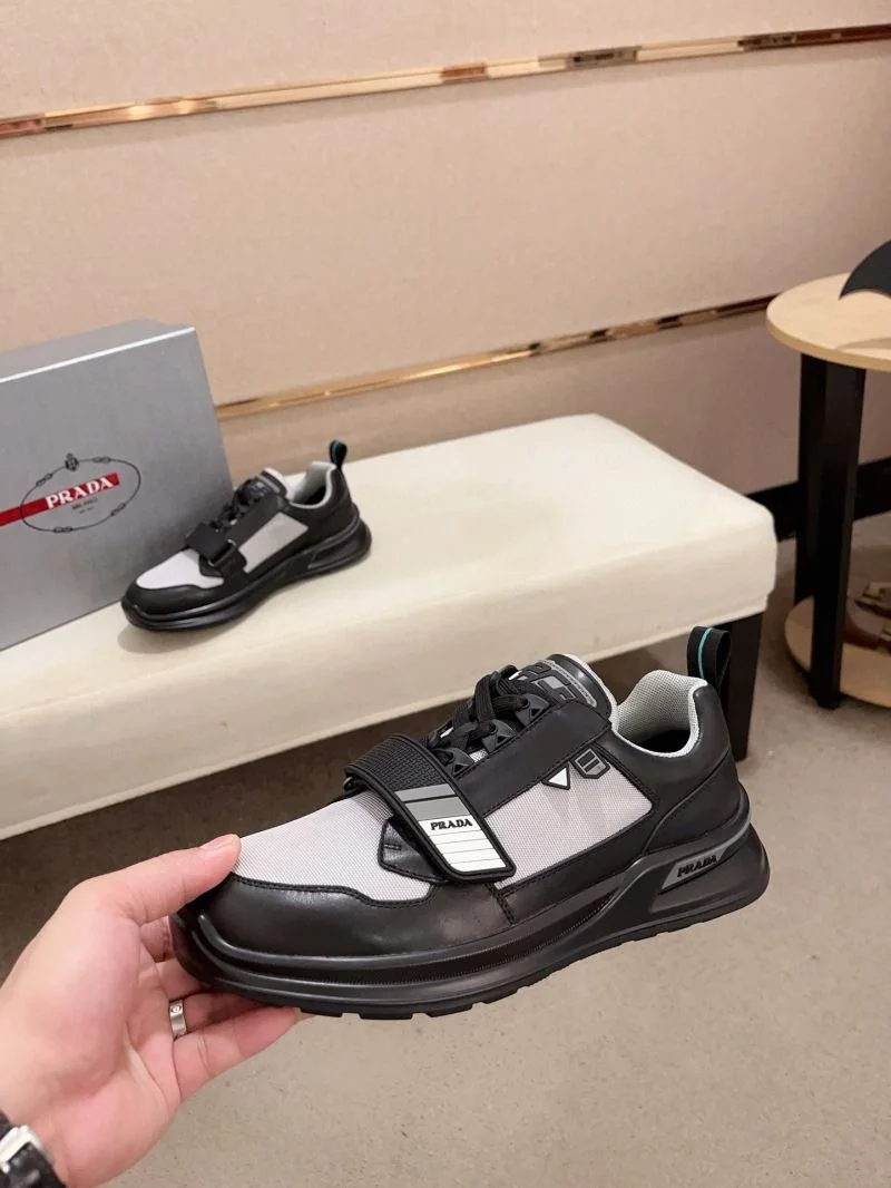 Minimalist Prada Low Shoes 35661