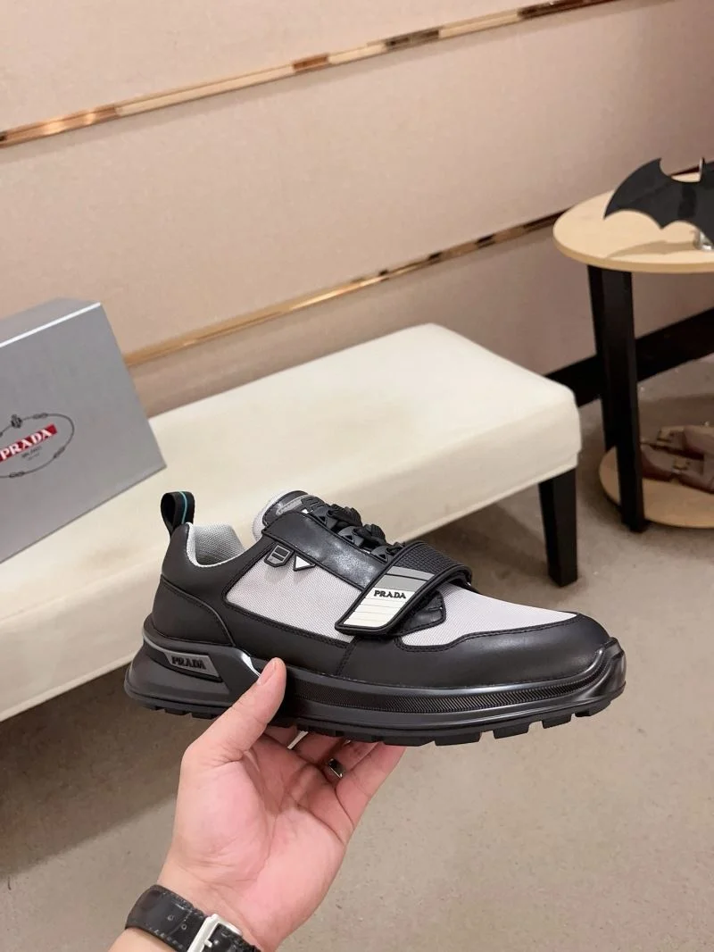 Minimalist Prada Low Shoes 35661