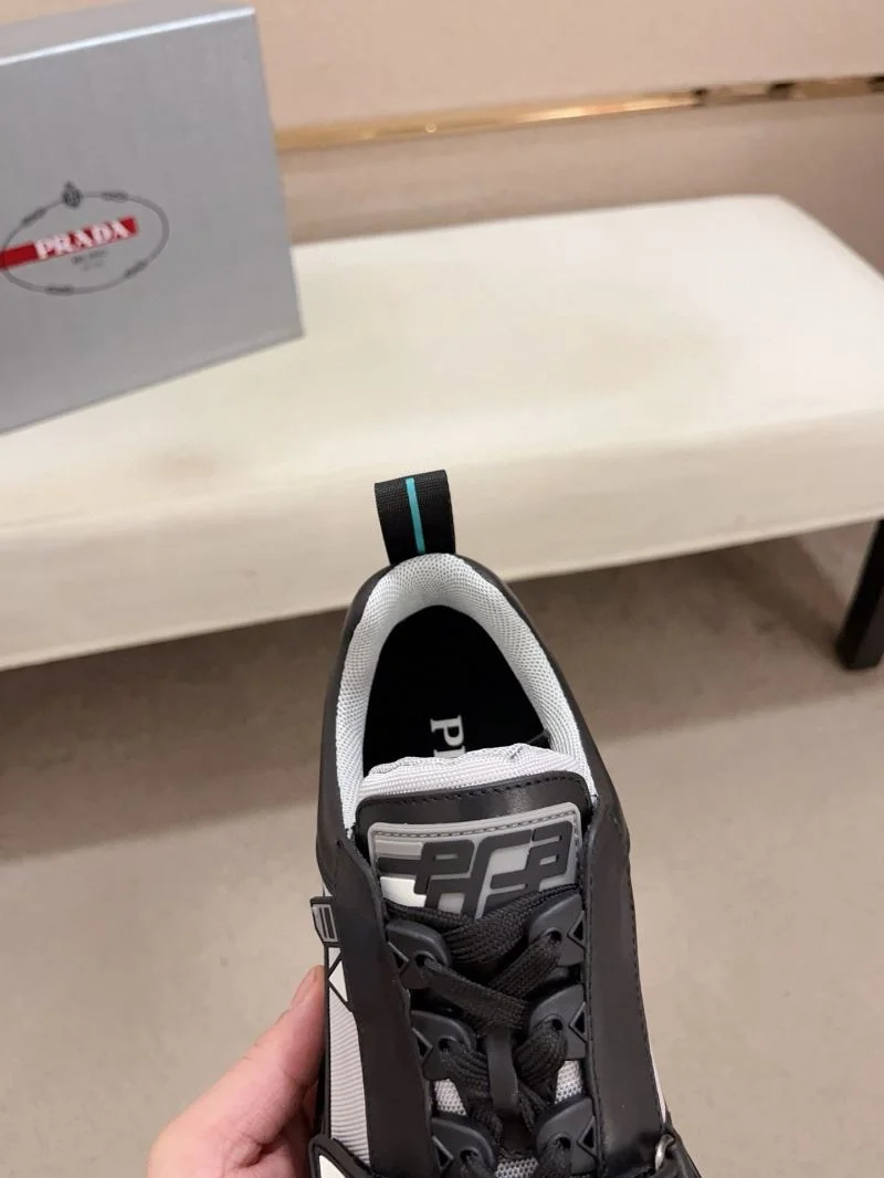 Minimalist Prada Low Shoes 35661