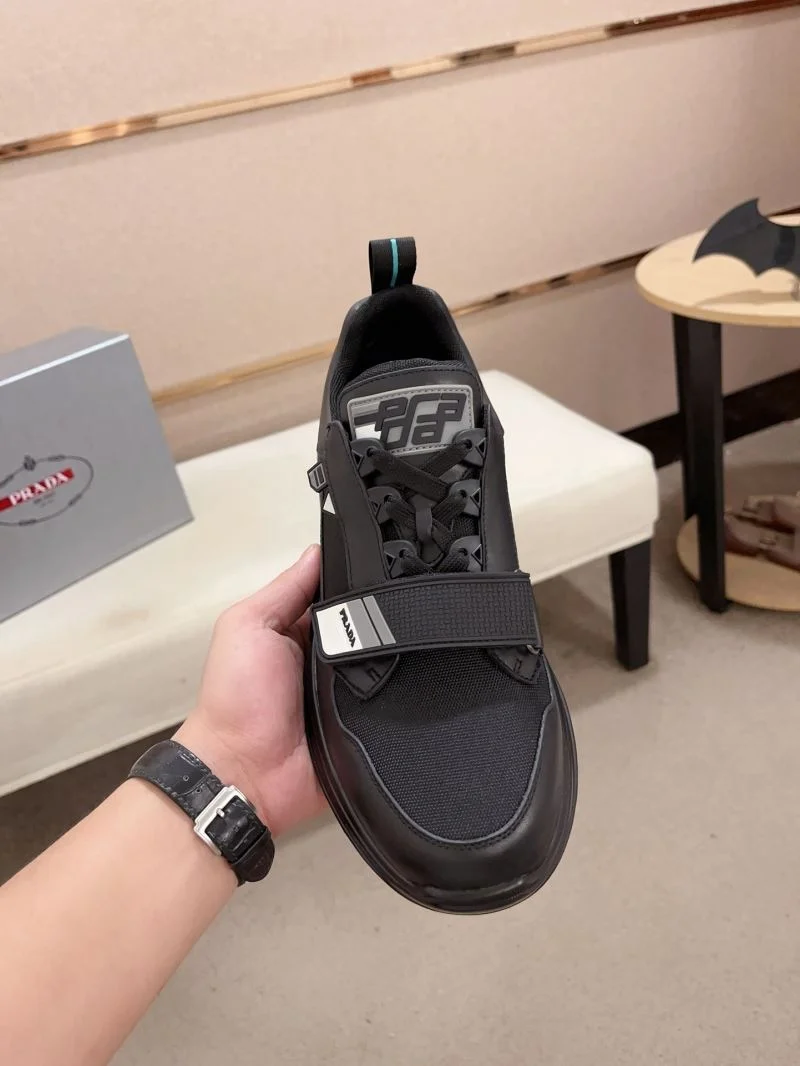 Durable Prada Low Shoes 35651