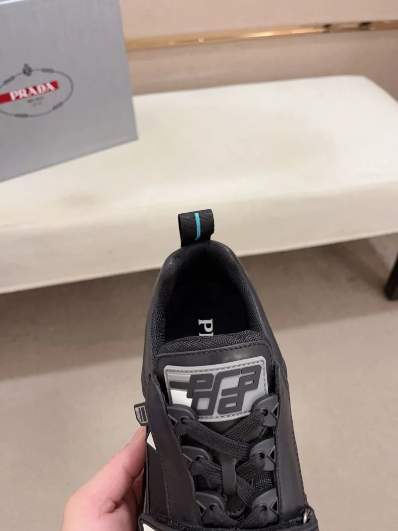 Durable Prada Low Shoes 35651