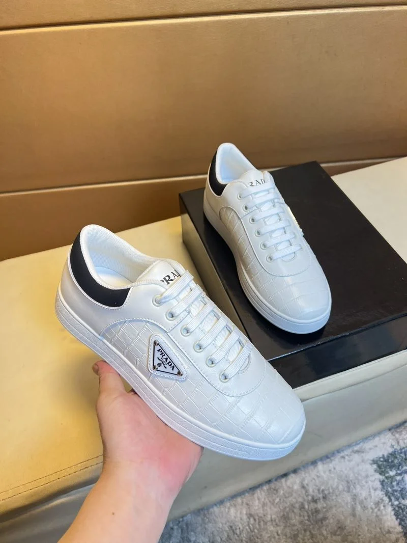 Prada Low Shoes Snug 35647