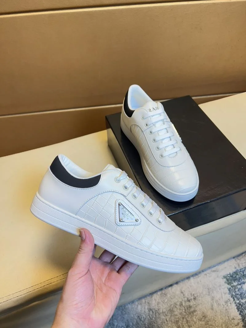 Prada Low Shoes Snug 35647