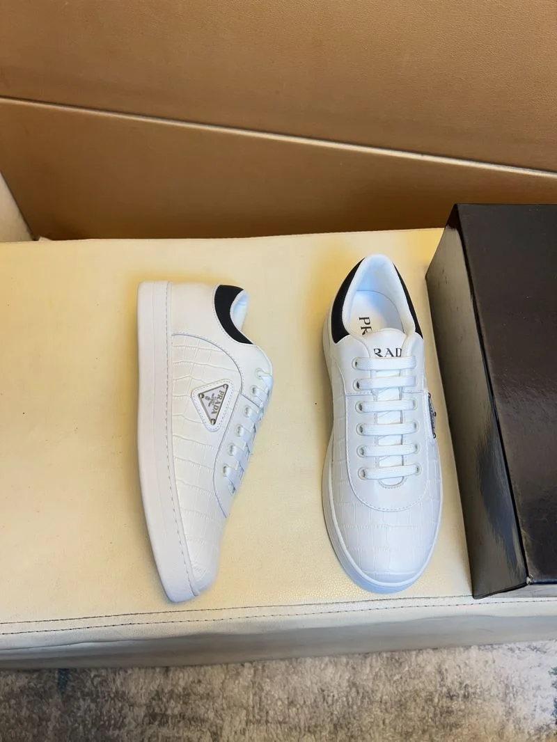 Prada Low Shoes Snug 35647