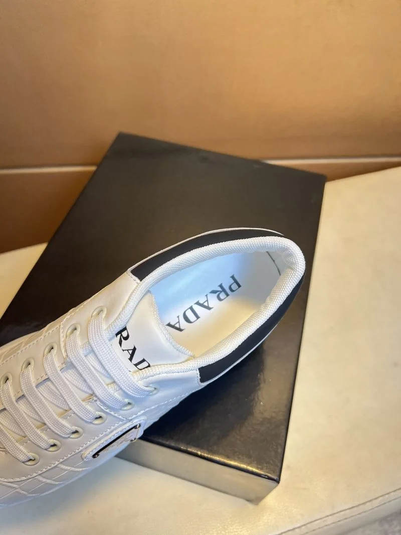Prada Low Shoes Snug 35647