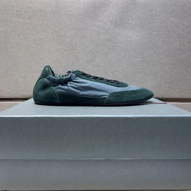 Sophisticated Prada Low Shoes 35634