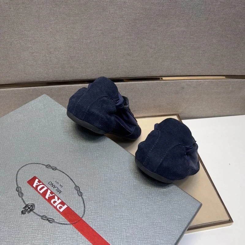 Prada Low Shoes Trendy 35626