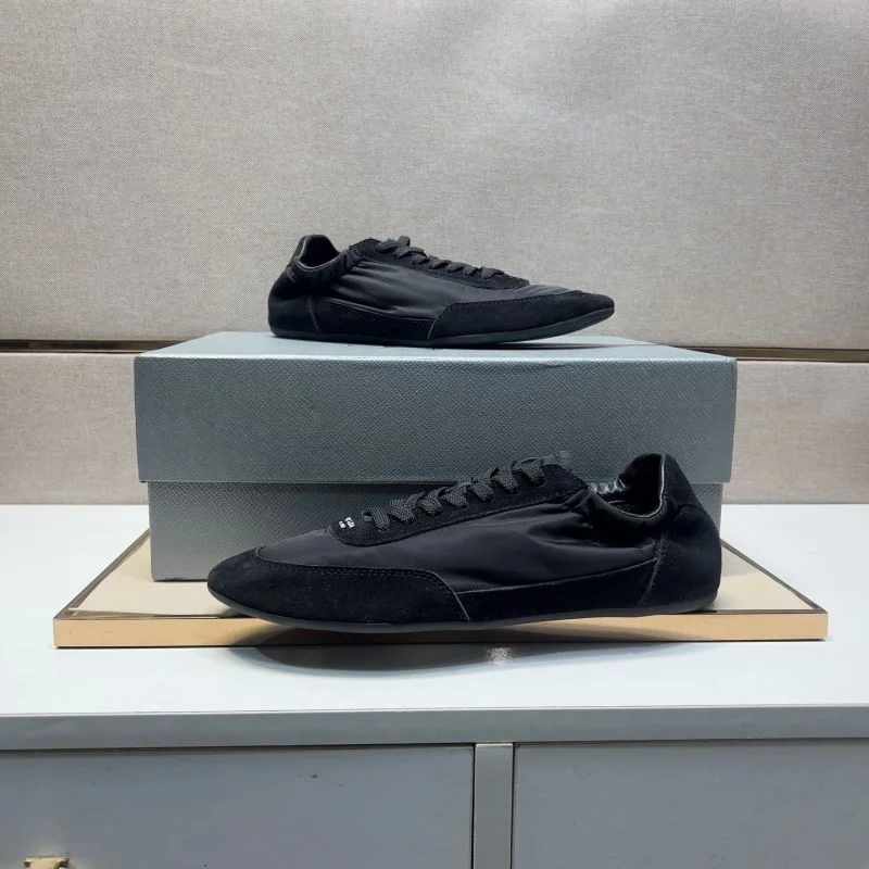 ModernLook Prada Low Shoes 35628