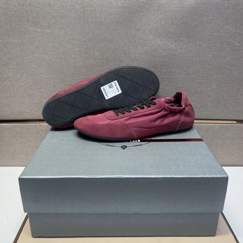 Sophisticated Prada Low Shoes 35627