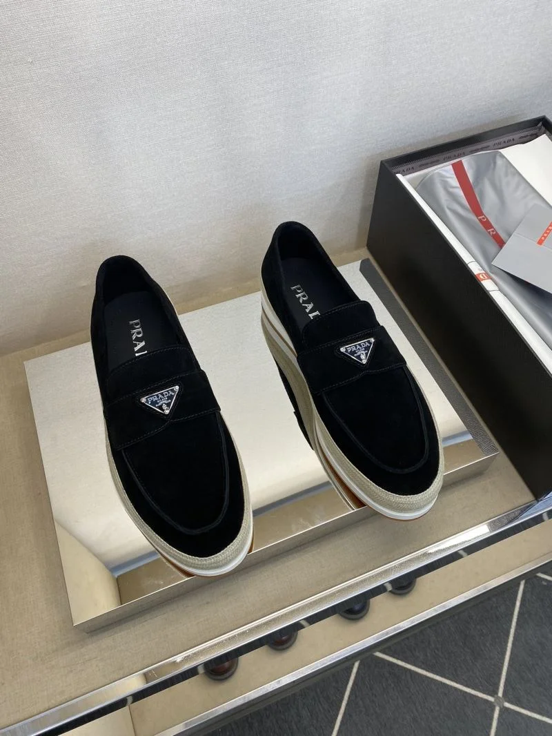 Prada Low Shoes Trendy 35622