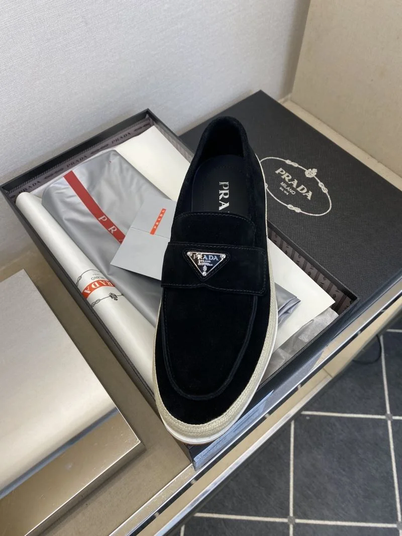 Prada Low Shoes Trendy 35622