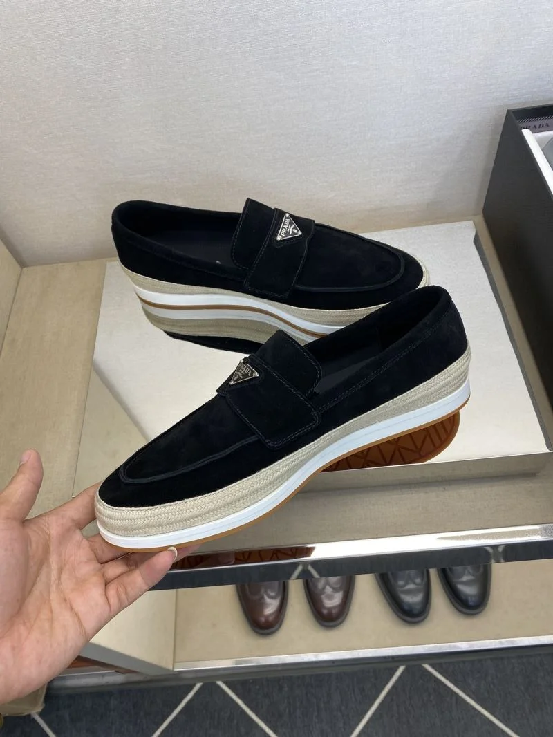 Prada Low Shoes Trendy 35622