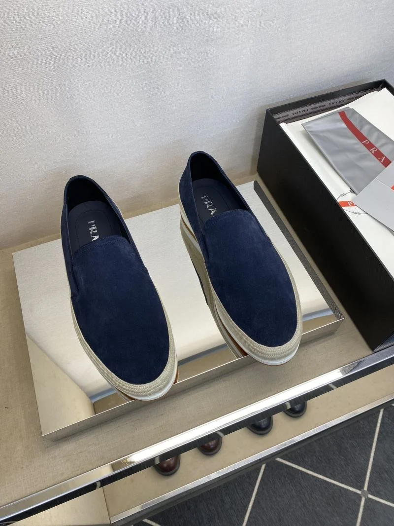 Functional Prada Low Shoes 35621